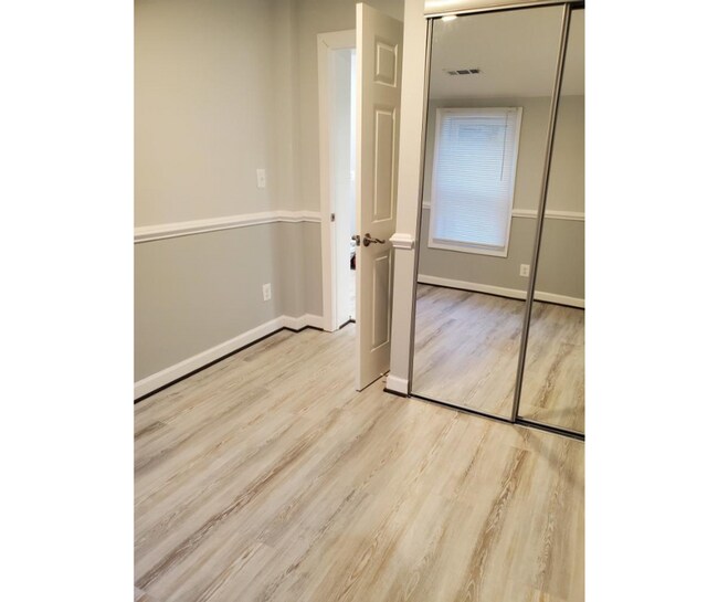 Foto del edificio - 3247 Magnolia Ave