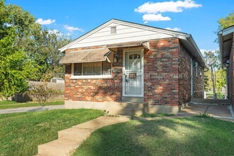 Building Photo - 4100 E Iowa Ave