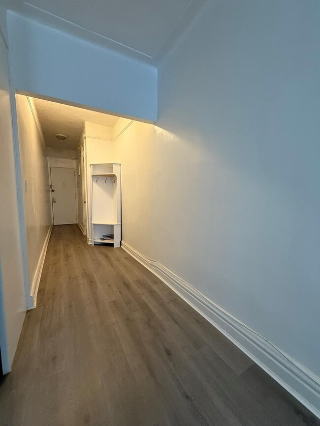Foto del edificio - 24-65-2438 38th St