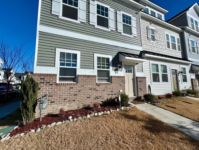 Photo - New Contruction Rental in the Reserve of Grassfield House