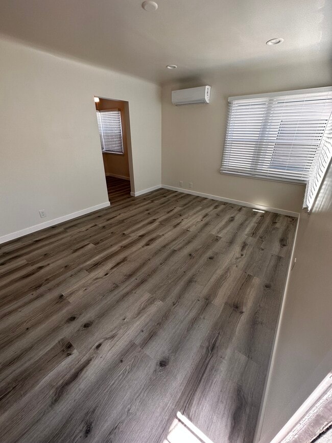 Building Photo - 655 Rose Ave