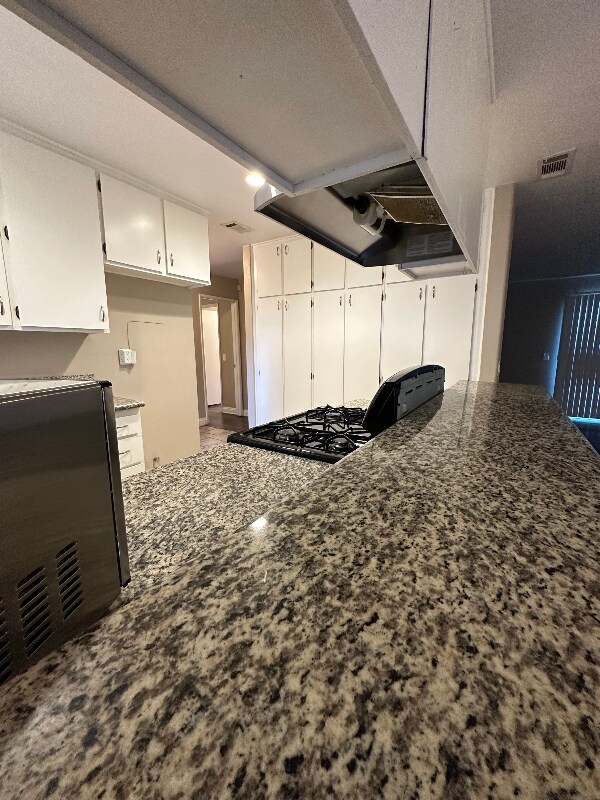 Foto del edificio - 15840 Rainbow Dr