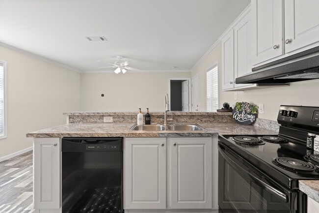 Building Photo - Bedrock Candlelight Estates