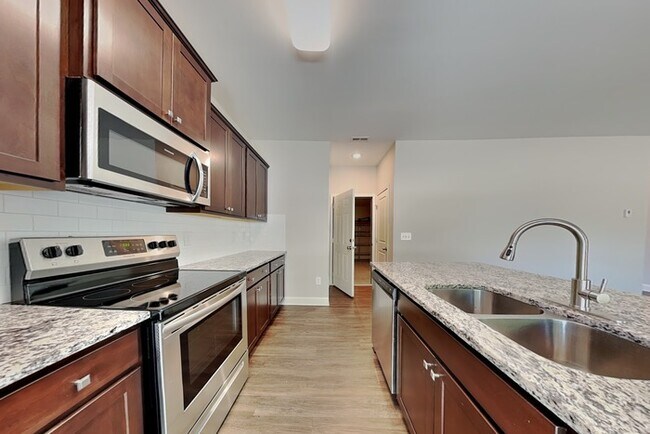 Foto del edificio - 3490 Landshire View Lane
