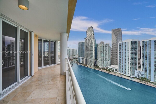 Foto del edificio - 848 Brickell Key Dr
