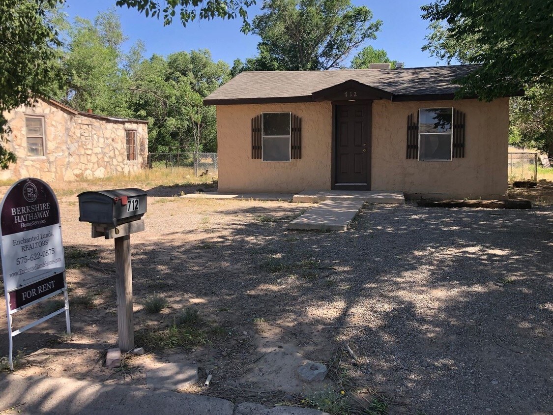 Primary Photo - 2 br, 1 bath House - 712 W 12th
