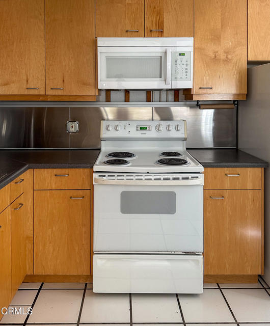 Foto del edificio - 982 N Hoover St