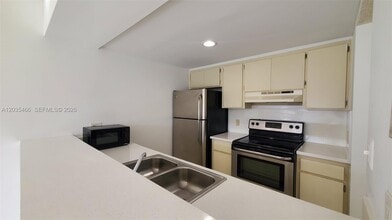 Building Photo - 8160 Geneva Ct