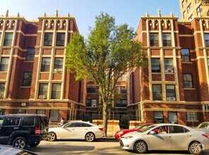 Building Photo - 1060 W Granville Ave