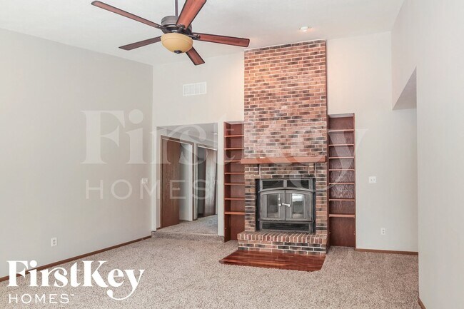 Foto del edificio - 6921 Mapleton Ct