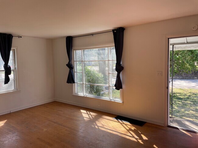 Building Photo - 1039 Anna St