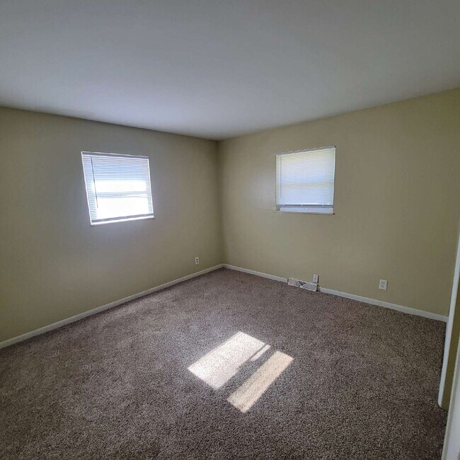 Foto del edificio - Eastside 2 Bedroom