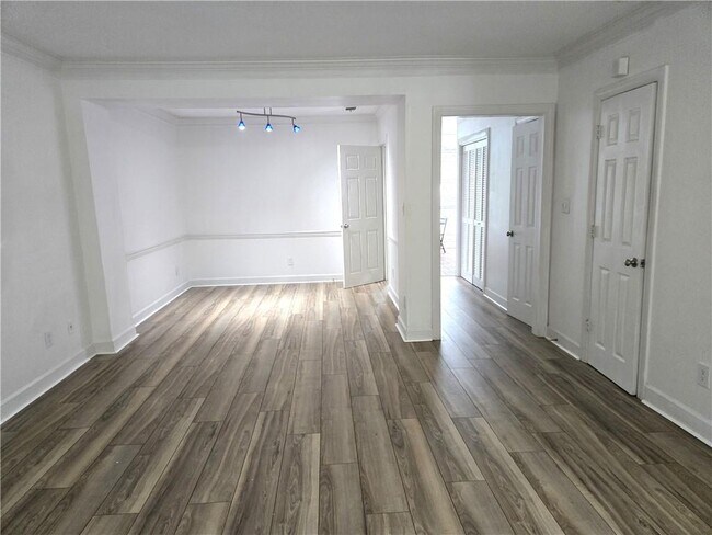 Foto del edificio - 7500 Roswell Rd NE