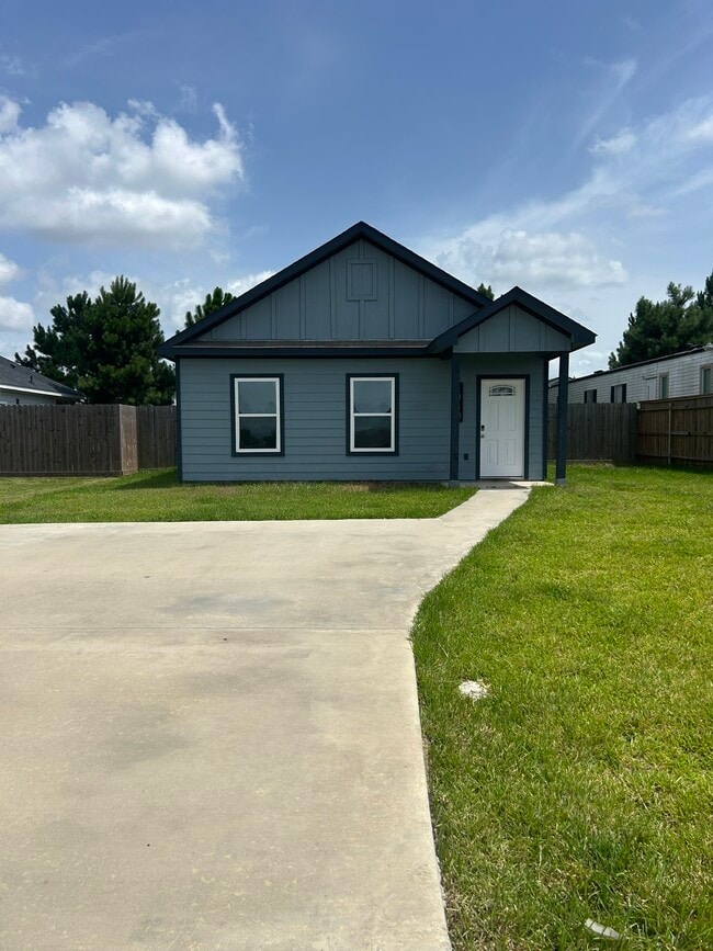 Building Photo - 1418 Rd 5607
