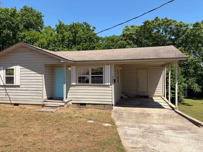 Building Photo - 922 N 20th St, Van Buren, AR 72956