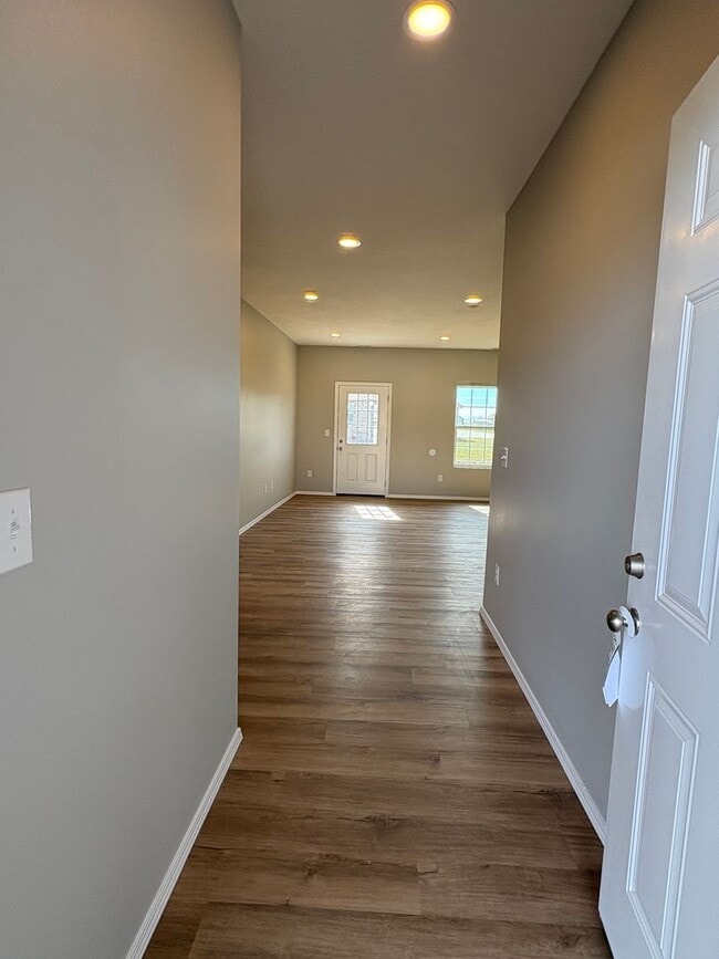 Building Photo - 3 bedroom 2 bath Bolivar Mo