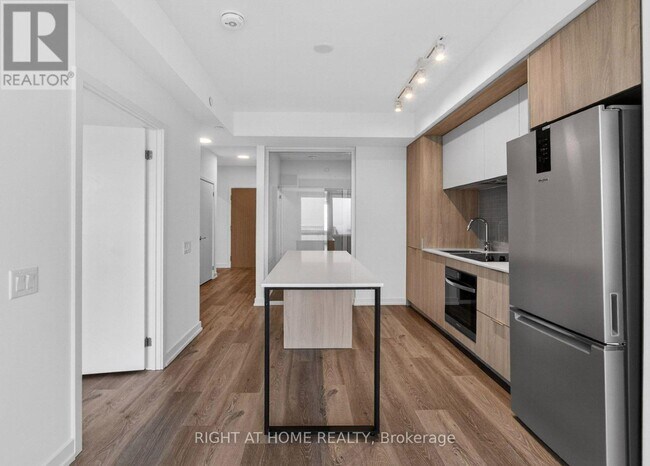 Building Photo - 395 Square One Dr