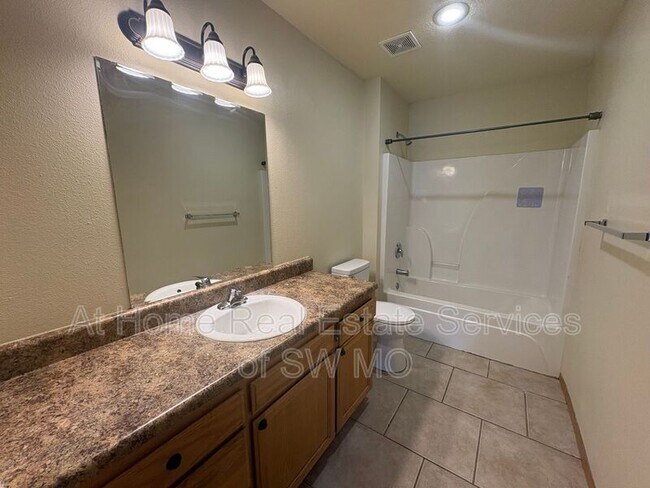 Foto del edificio - 5691 N Purple Ln