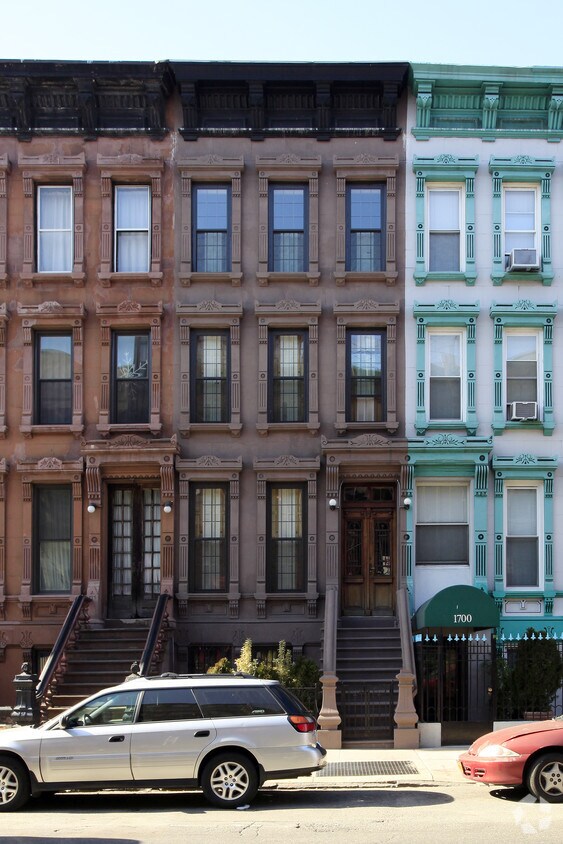 Building Photo - 1698 Lexington Ave