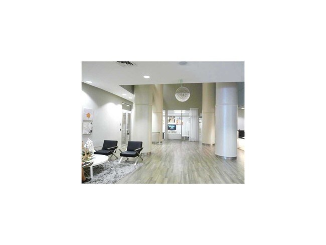 Building Photo - 1750 N Bayshore Dr