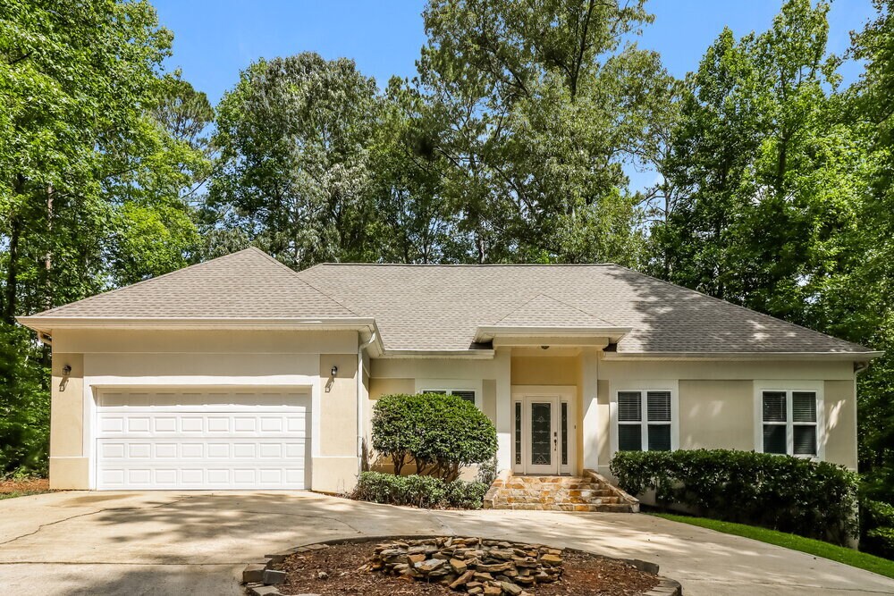 Primary Photo - 4048 Golfview Ct