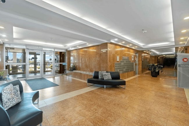 Building Photo - ONE-BEDROOM PLUS DEN IN THE HEART OF DARTM...