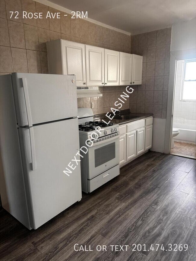 Building Photo - 72 Rose Ave