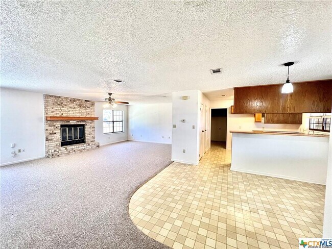 Building Photo - 1018 Center St