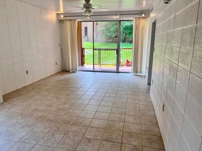 Foto del edificio - Blacksburg, 2BR / 1 BA, Available