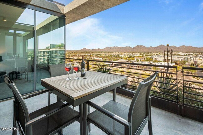 Foto del edificio - 7120 E Kierland Blvd