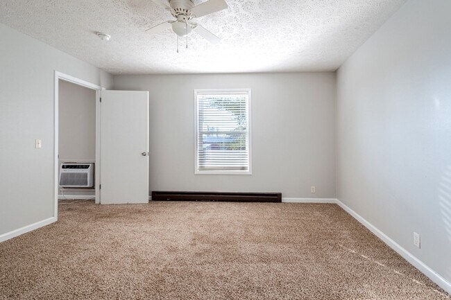 Foto del edificio - 1059 Woods Ferry Rd