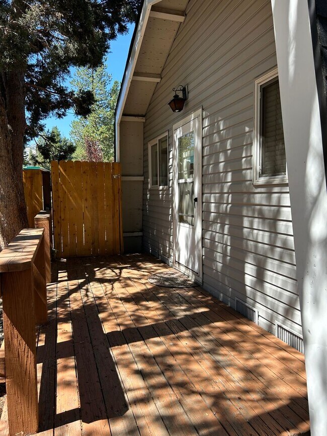 Building Photo - Sunny Home in the Heart of Meyers - Backs ...