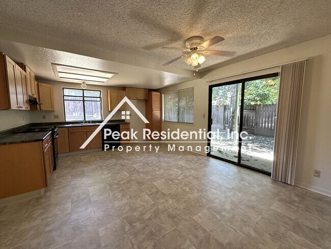 Foto del edificio - Wonderful 4bd/2ba Citrus Heights Home with...