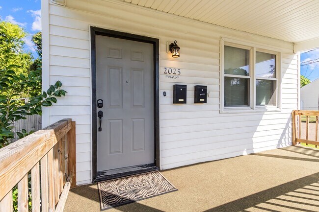 Foto del edificio - 2025 Peach St