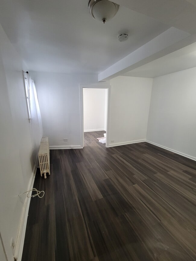 Building Photo - 3240 S Hoyne Ave