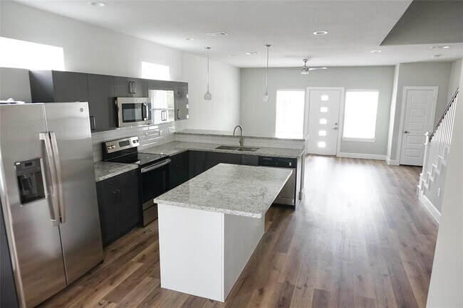 Foto del edificio - 5036 Van Fleet St