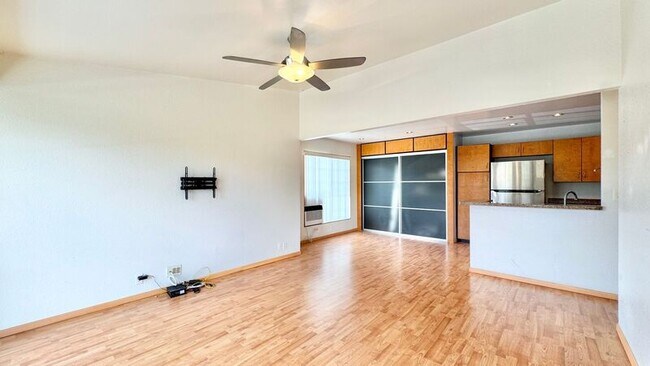 Building Photo - 239 Mananai Pl