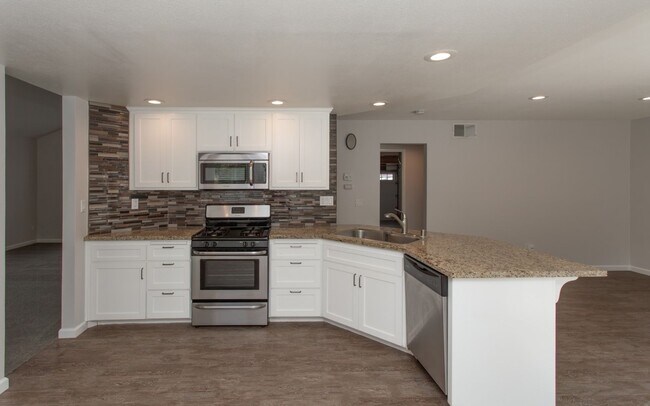 Foto del edificio - Stunning 3BR/2.5BA Home in Oceanside!!!
