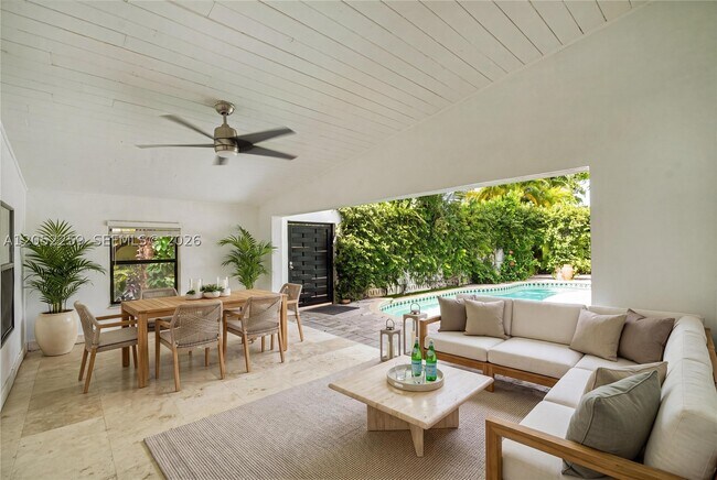 Building Photo - 7810 Beach View Dr