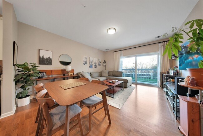 Foto del edificio - 110 Trotter Rd