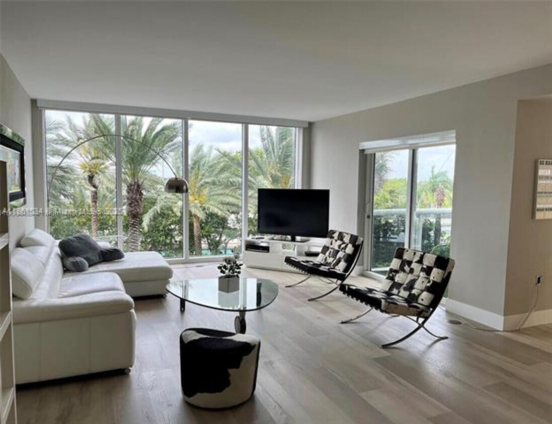Foto principal - 10275 Collins Ave