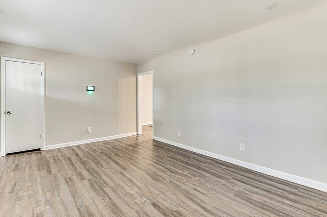 Building Photo - 4466 Merlin Dr
