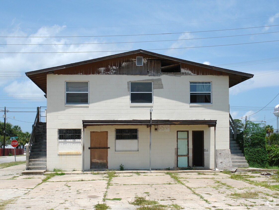 Building Photo - 373 Stone St