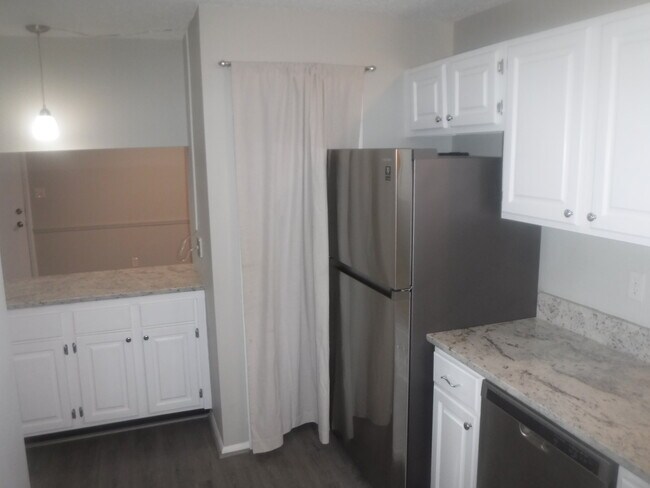 Kitchen - 1205 Woodland Vlg