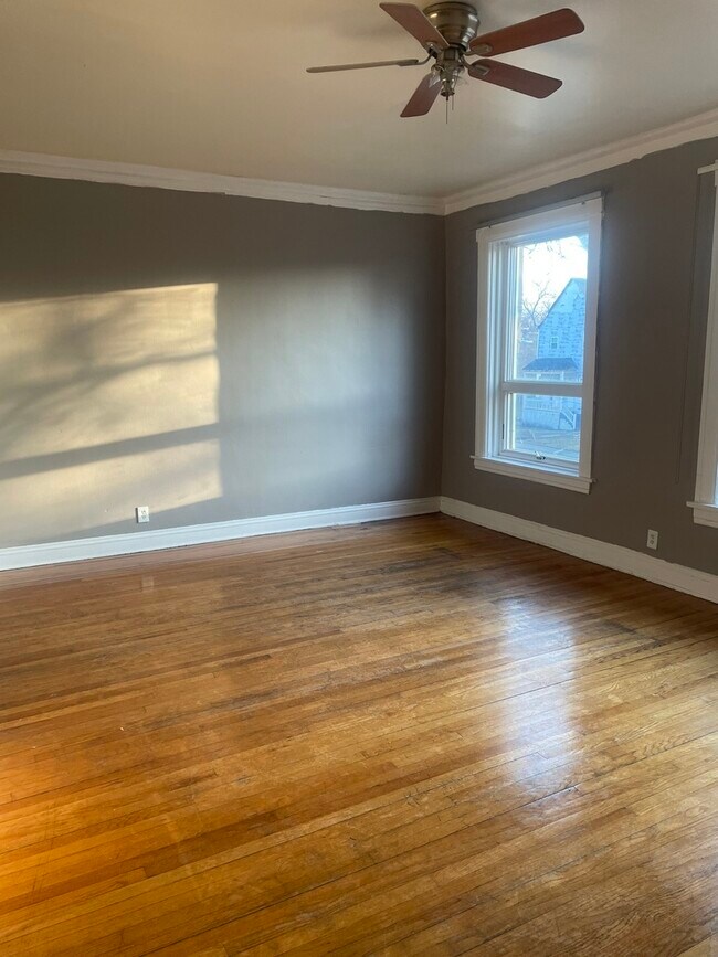 Building Photo - 7642 S Eggleston Ave