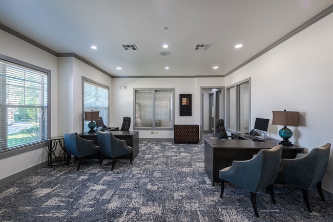 Leasing Office - Aveline at Centreport