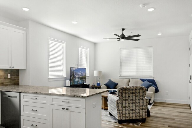 Foto del edificio - 2947 W 20th St