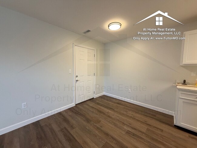 Building Photo - King Street 128-130 Duplex