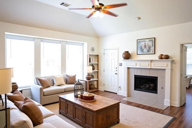 Building Photo - 3101 Spanish Oak Trail