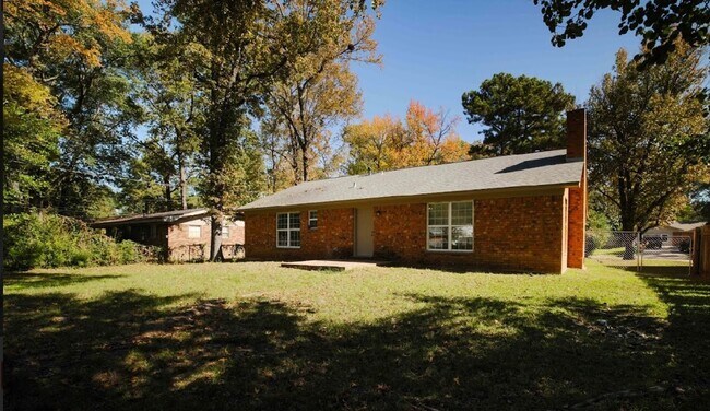 Building Photo - Spring Lake Park Home Available for rent!